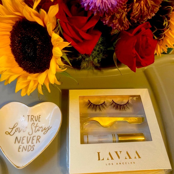 Lavaa Lashes Flirty Lash Set - Picture 4 of 12
